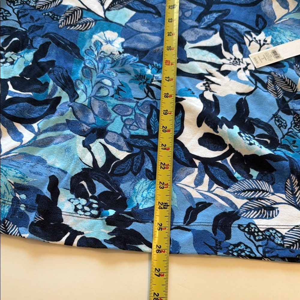 Chico's Blue Floral Short-Sleeve Tee size 3 - Picture 6 of 7